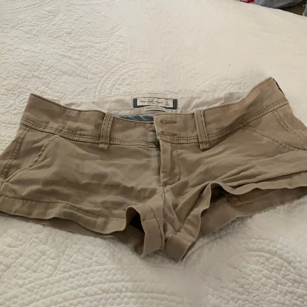 Khaki short shorts